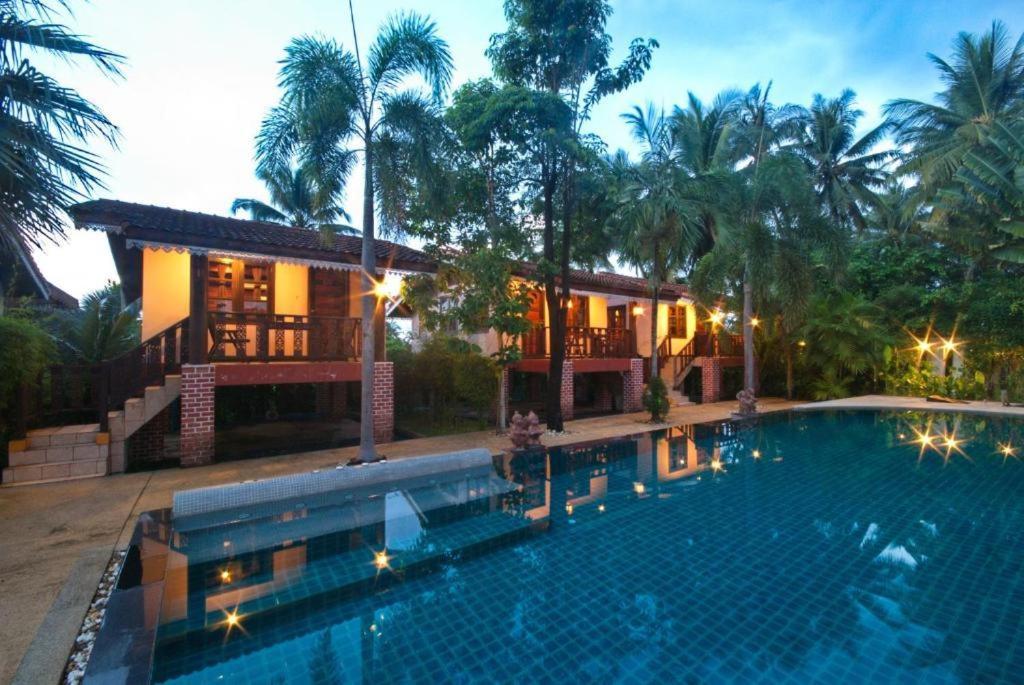 Sangsawan Palace Khaolak Resort Khao Lak Exterior foto