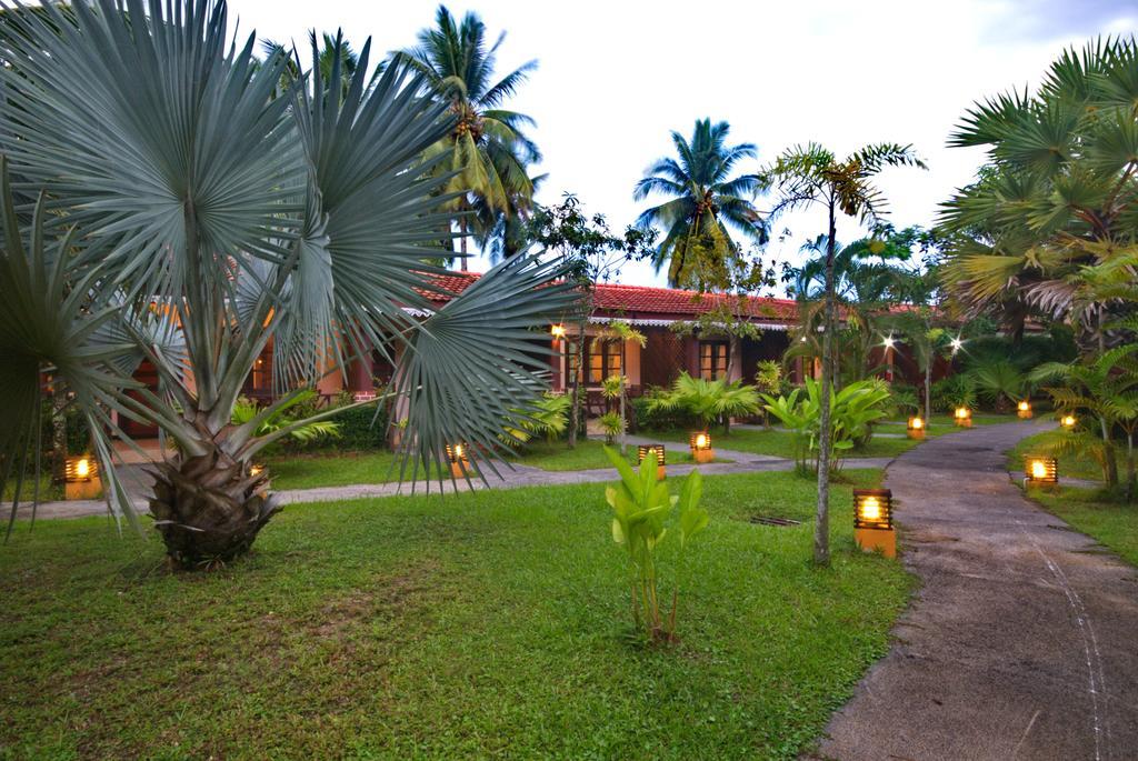 Sangsawan Palace Khaolak Resort Khao Lak Exterior foto