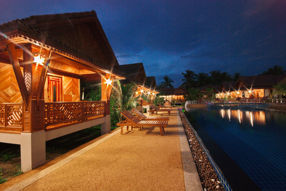 Sangsawan Palace Khaolak Resort Khao Lak Exterior foto